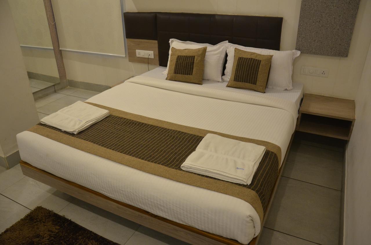Apple Residency Hotel Pātan Buitenkant foto